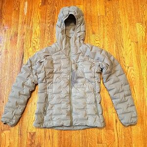 Mountain Hardwear Women's Puffer Jacket, Small